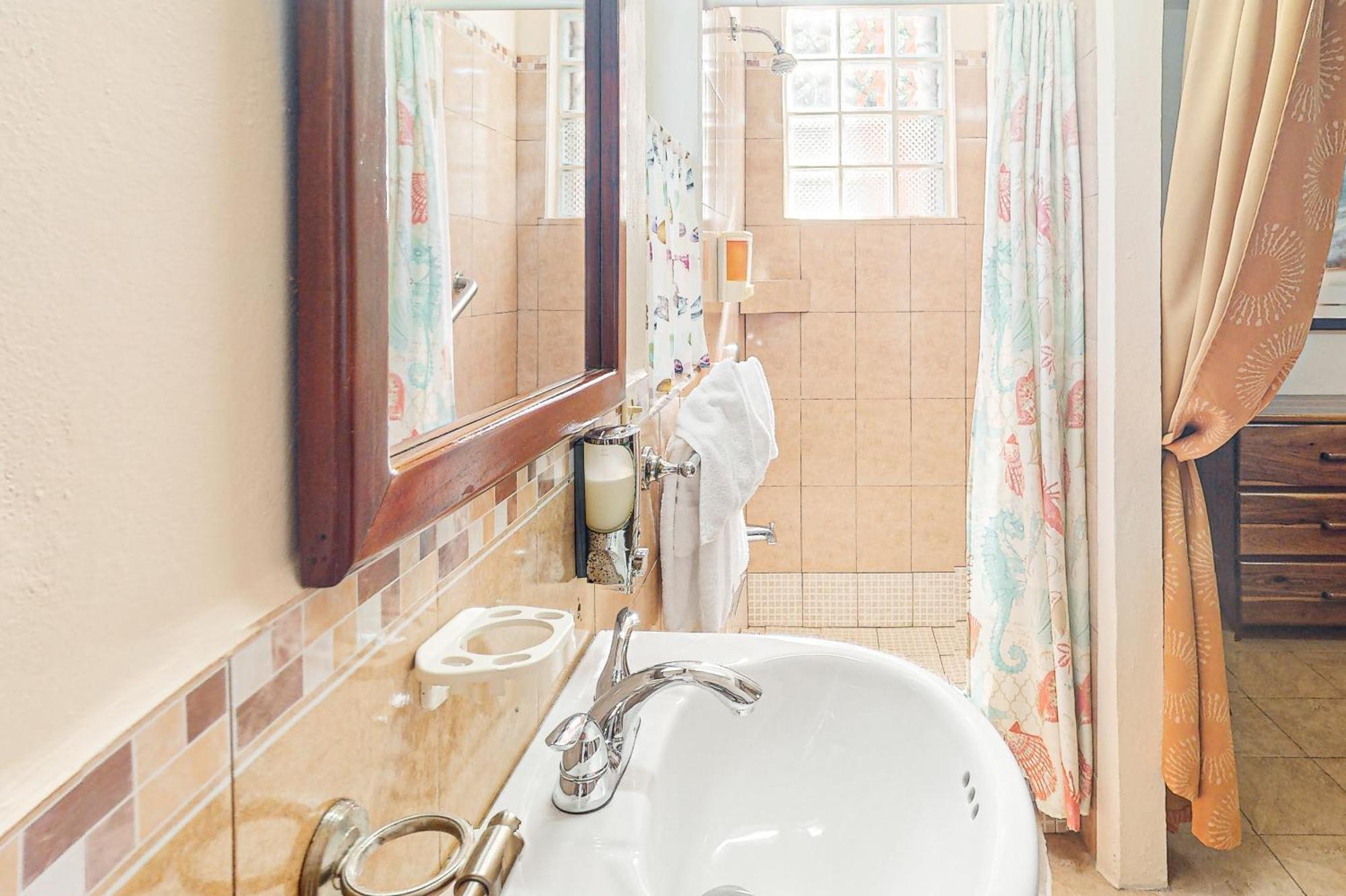 Hummingbird Home Suites San Pedro  Zimmer foto