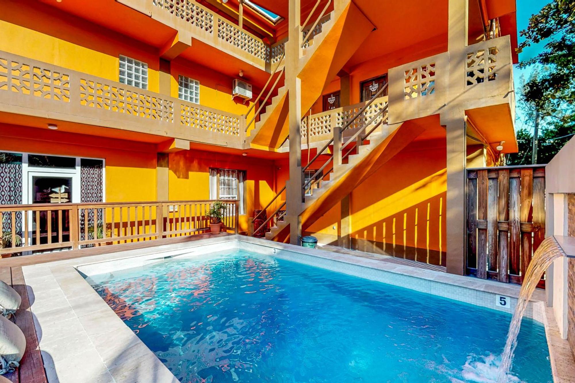 Hummingbird Home Suites San Pedro  Zimmer foto