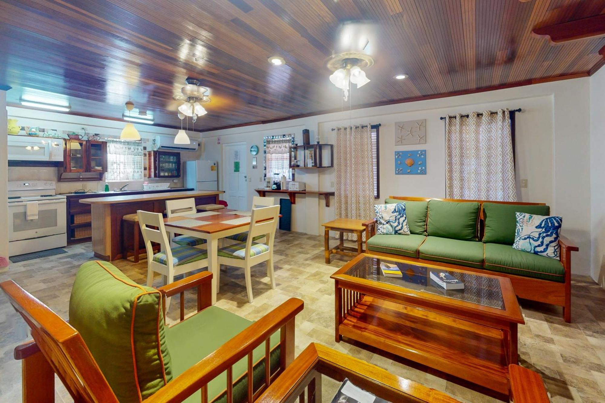 Hummingbird Home Suites San Pedro  Zimmer foto