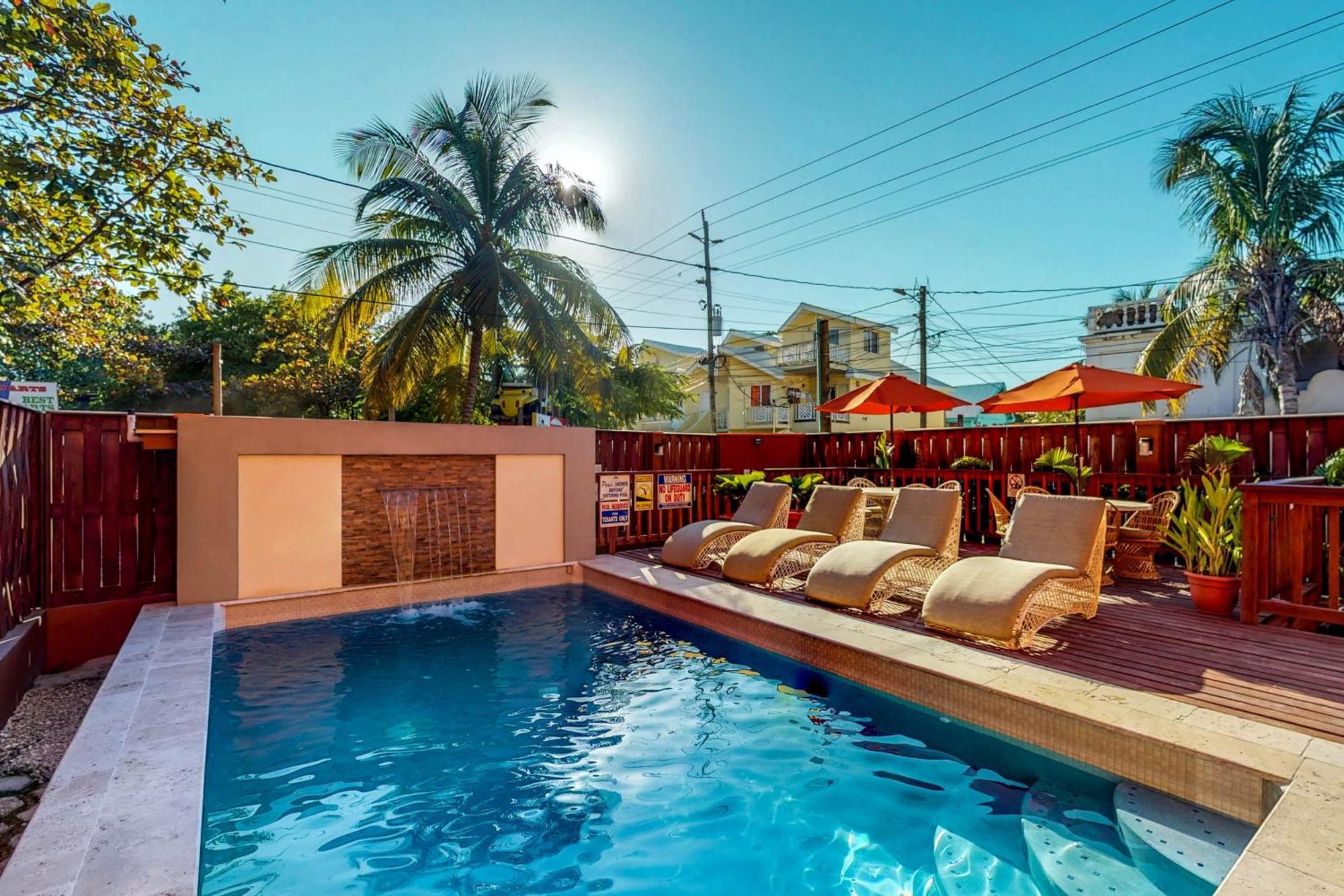 Hummingbird Home Suites San Pedro  Zimmer foto
